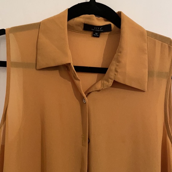 Women’s High-Low Button Down Blouse - Picture 2 of 3